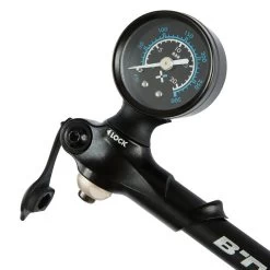 BTWIN POMPE POUR FOURCHE ET AMORTISSEUR -Magasin De Vélos pompe pour fourche et amortisseur 3