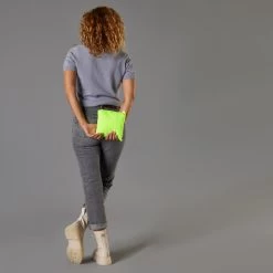 BTWIN VESTE PLUIE VELO VILLE FEMME 120 JAUNE FLUO CERTIFIÉE EPI VISIBILITÉ JOUR -Magasin De Vélos veste pluie velo ville femme 120 jaune fluo certifiee epi visibilite jour 4