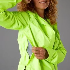 BTWIN VESTE PLUIE VELO VILLE FEMME 120 JAUNE FLUO CERTIFIÉE EPI VISIBILITÉ JOUR -Magasin De Vélos veste pluie velo ville femme 120 jaune fluo certifiee epi visibilite jour 8